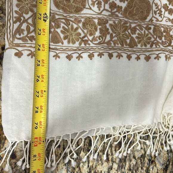 Elegant Gold And Cream Floral Pattern Fringe Trim Shawl - Picture 4 of 4
